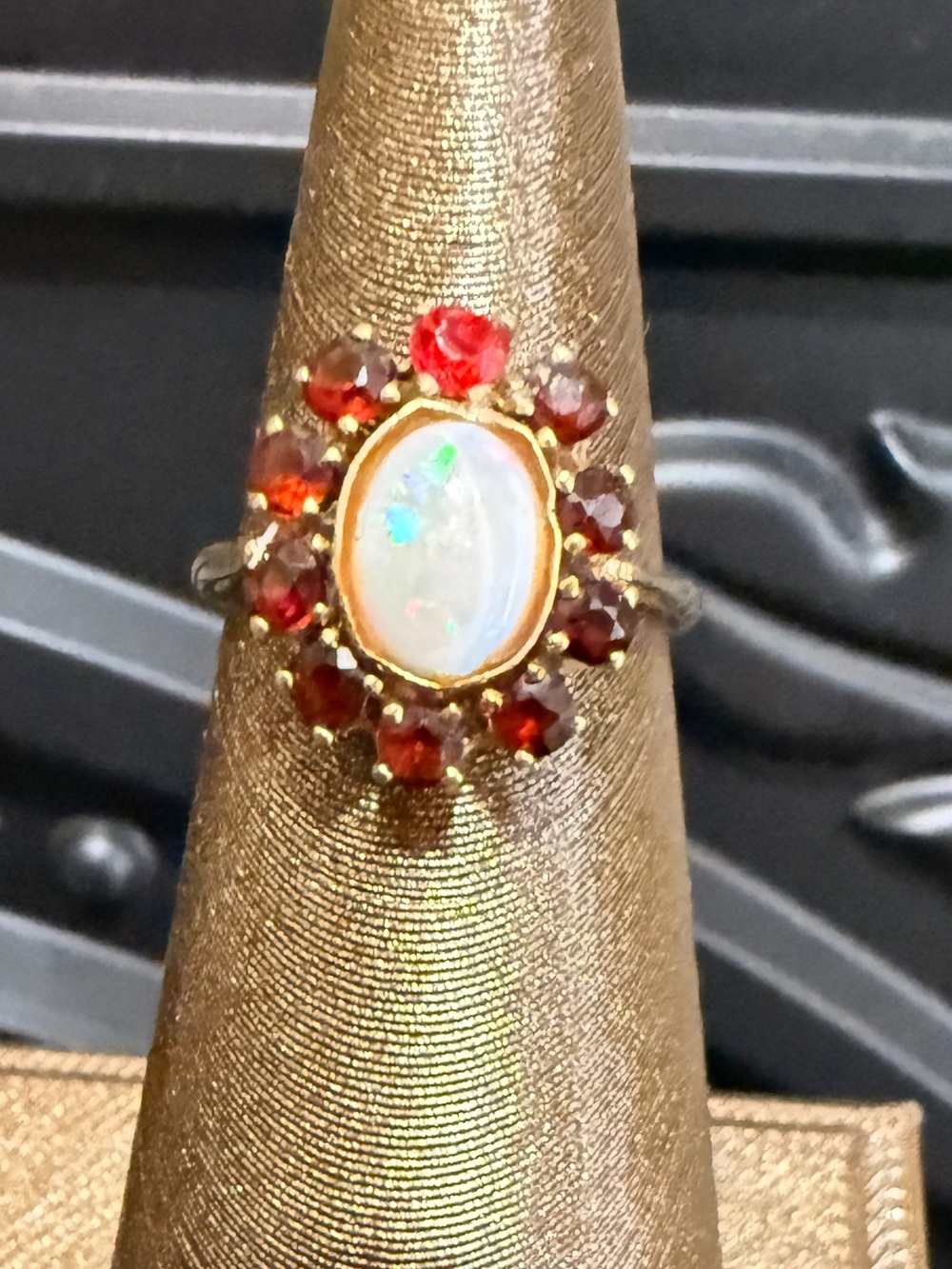 Vintage 14kt Gold Opal & Garnet
"Flower Cluster" Cocktail Ring Sz 6 1/2 - Picture 7 of 16